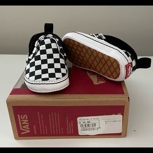 Vans crib shoe, size 2 (0-6 months) NWT